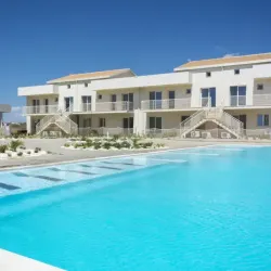 Residence Borgo 84 La Perla. Zona piscina.