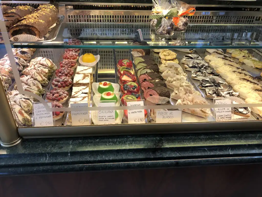 Dolci_della_Pasticceria_Caprice_Palazzolo_Acreide Dolci della Pasticceria Caprice a Palazzolo Acreide.